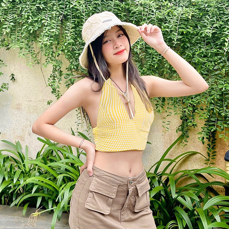 Holiday Women's Slim-fit Halter Pleated Top