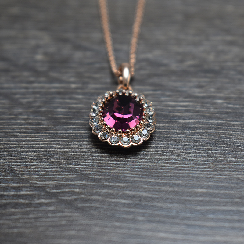 Oval Color Short Clavicle Necklace in Platinum Red