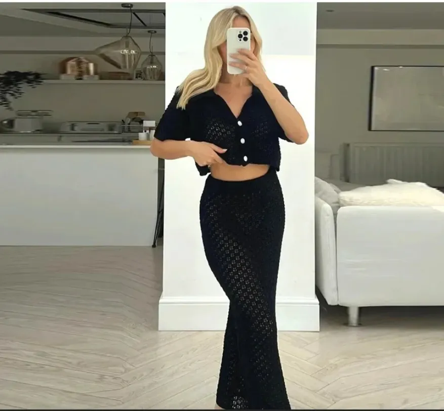 New Fashion Comfortable Net Hole V-neck Two-piece Suit - Black
