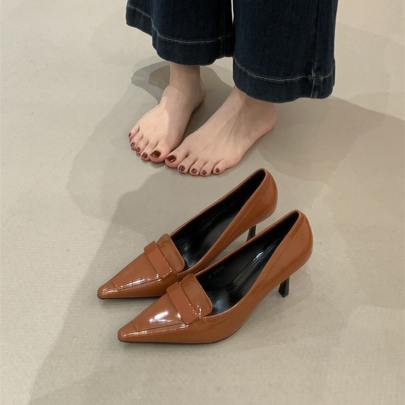 Black Low-cut Pointed-toe Leather Shoes