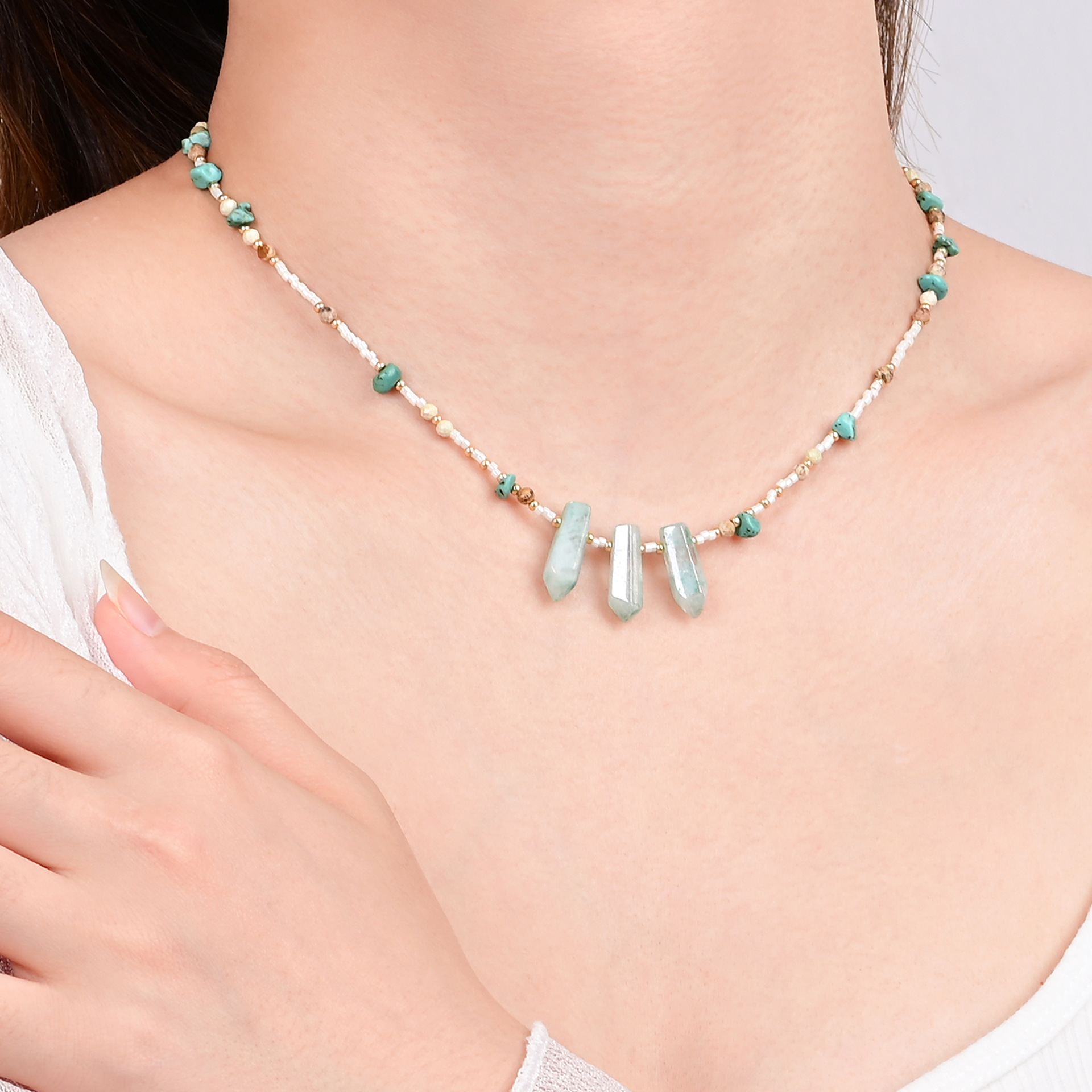 Ice-tipped Crystal Hand-beaded Clavicle Necklace
