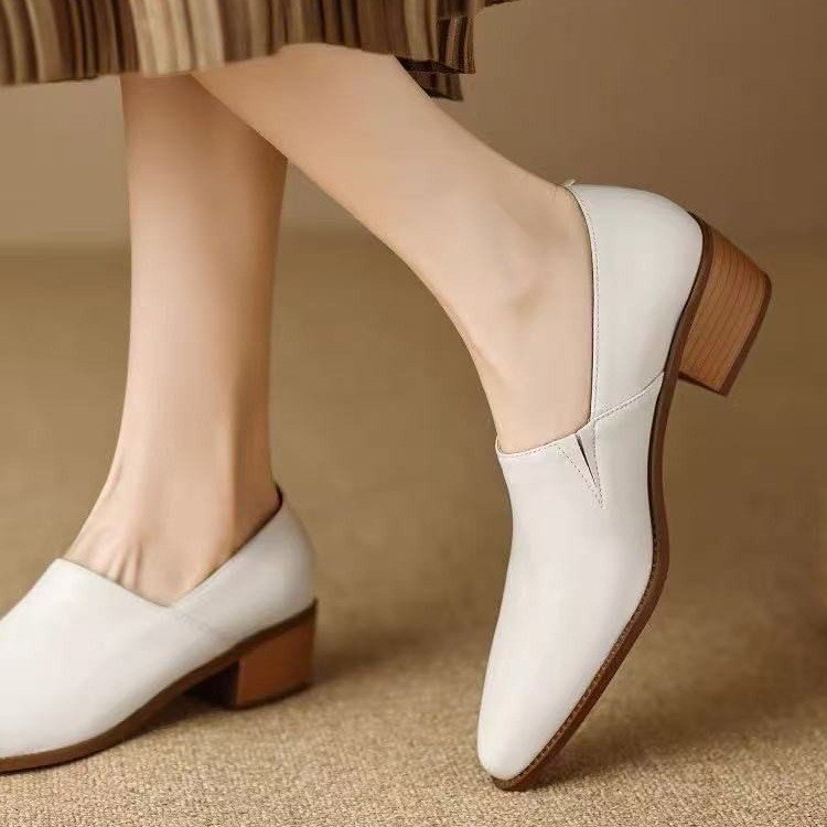Pointed-Toe Chunky-Heel Shoes, picture 2 of 6