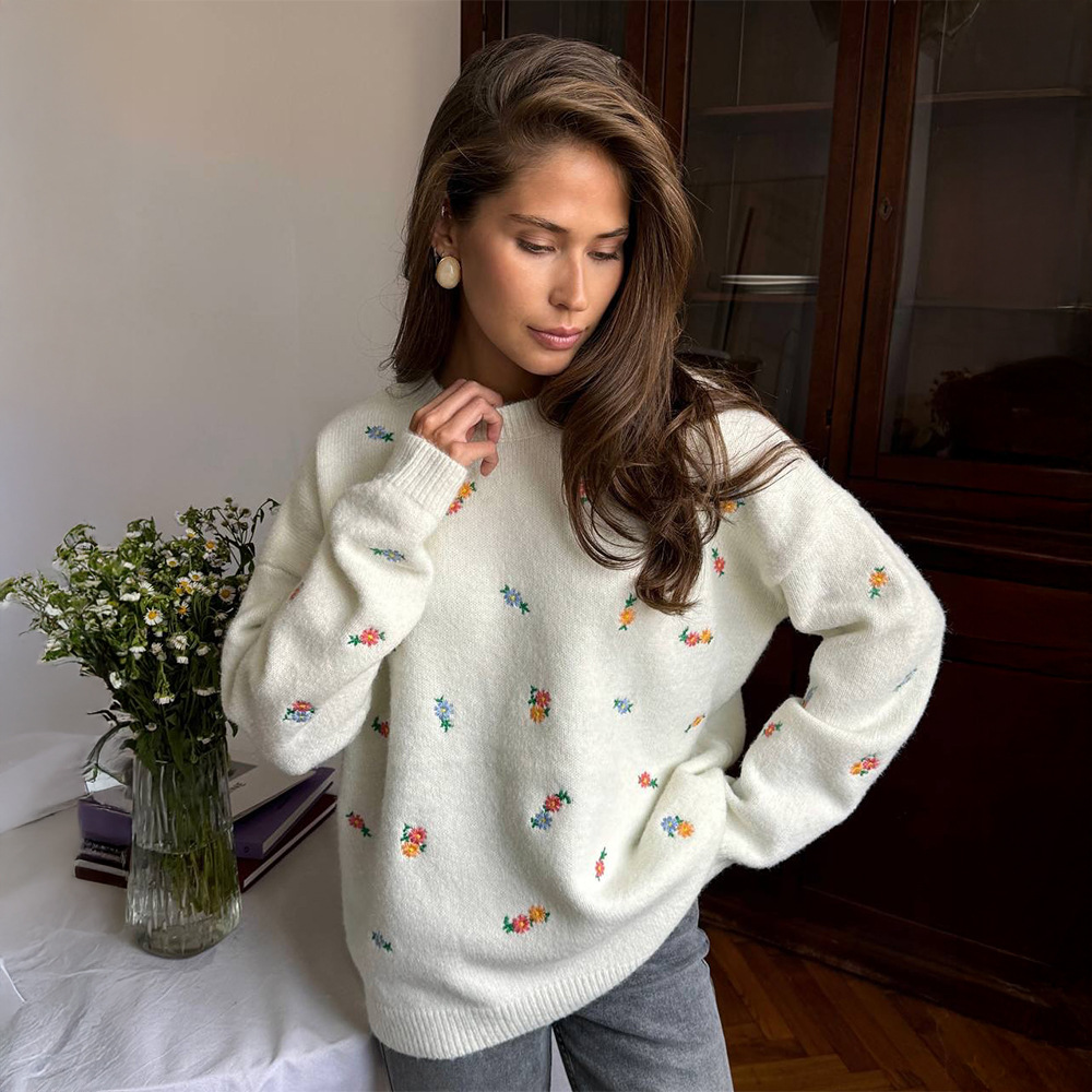 Crew Neck Pullover Embroidered Flower Sweater