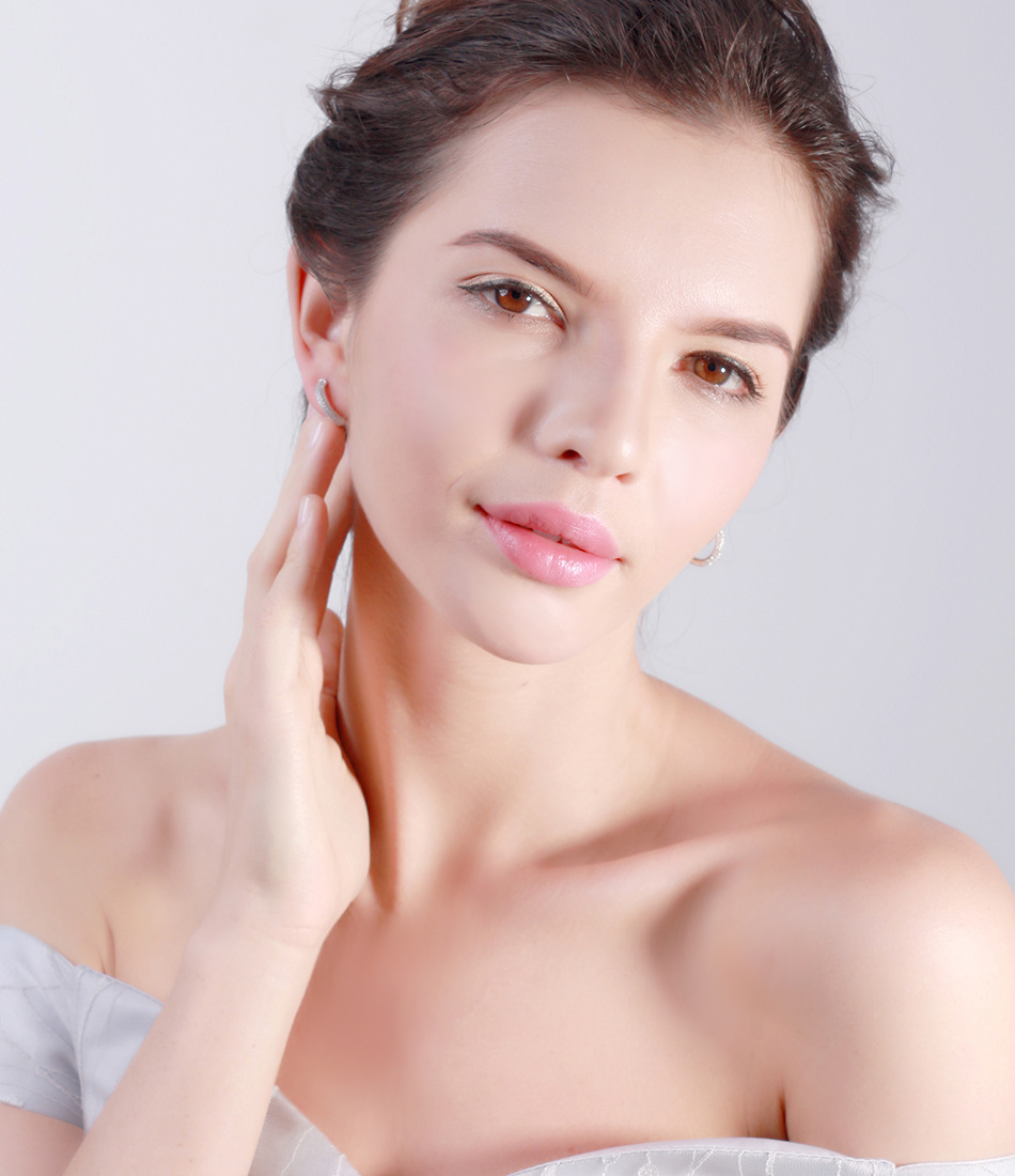 Hollow Diamond Zircon Earrings