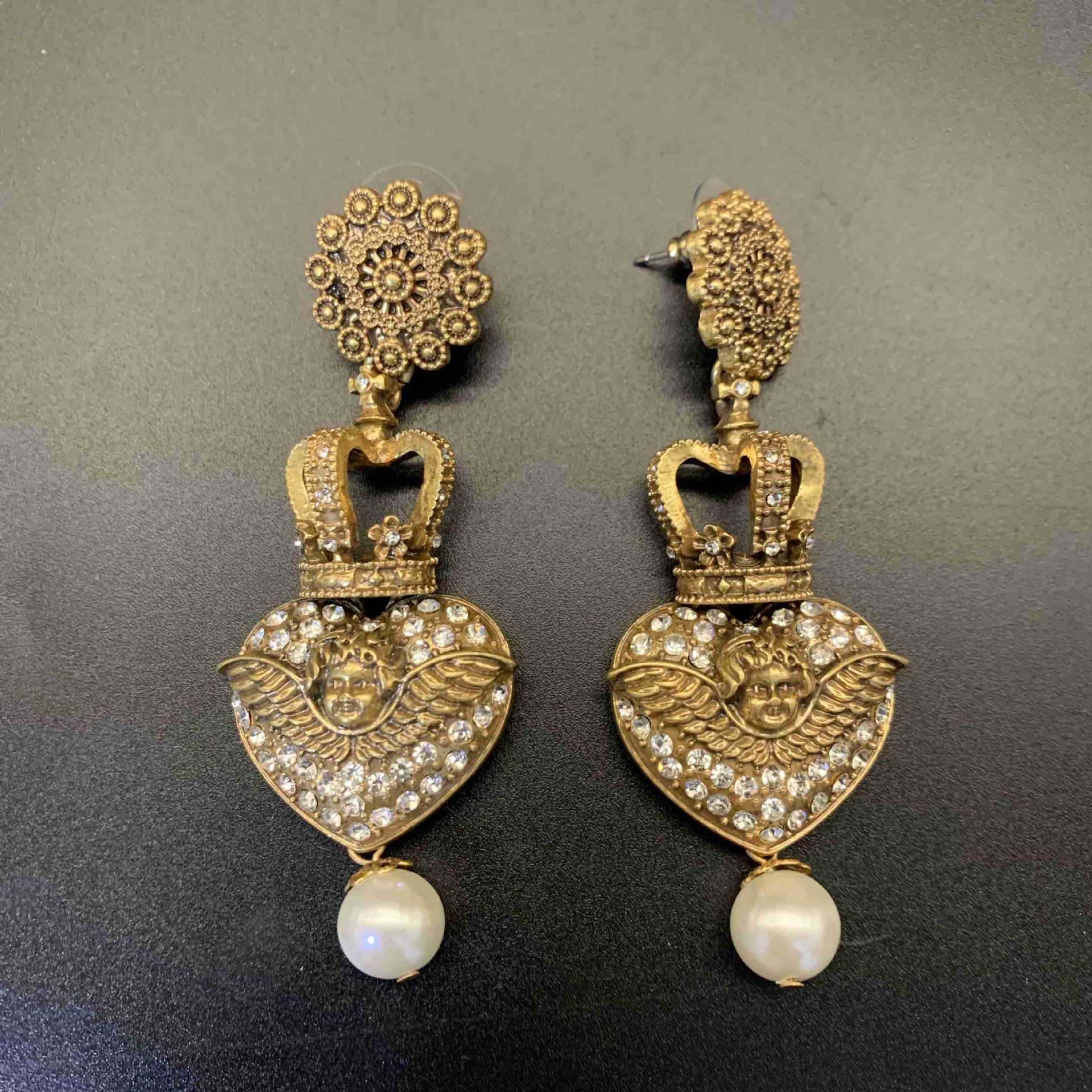 Vintage Cupid Earrings Necklace High-grade Diamond-embedded Carved Glaze Ornament