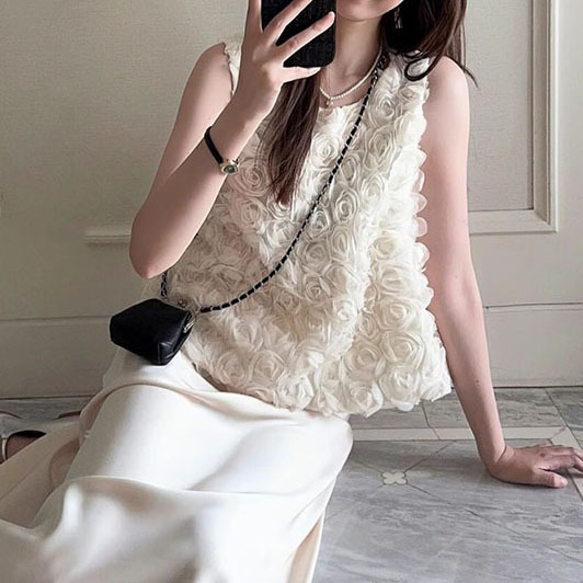 Buy Women's Clothing Online | Buy Trending Dresses for Women