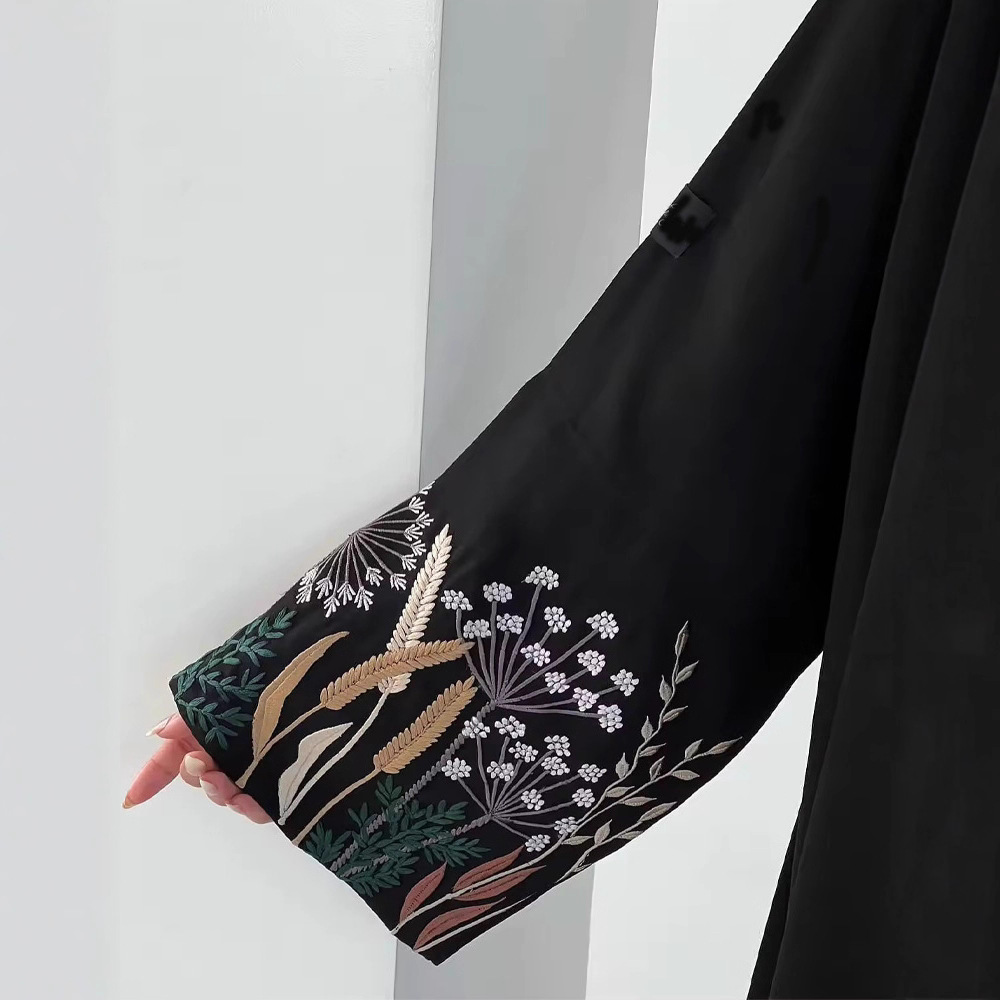 Middle East Dubai Women's Embroidery Embroidery Robe Fashion Outerwear