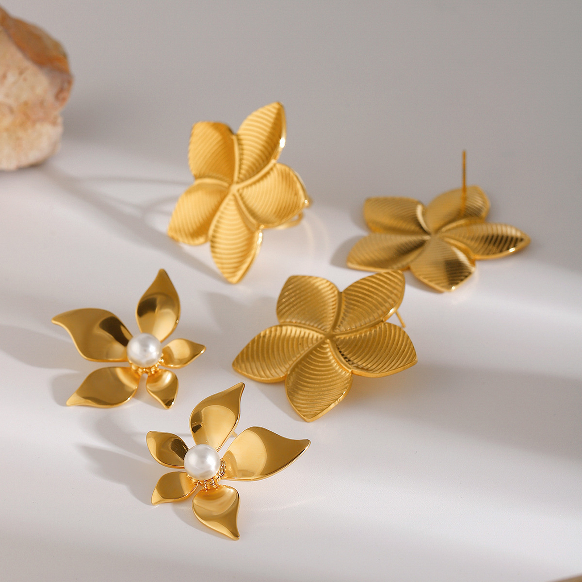 Simple Titanium Steel Temperament And Exaggerated Large Flower Leaf Pearl Earrings