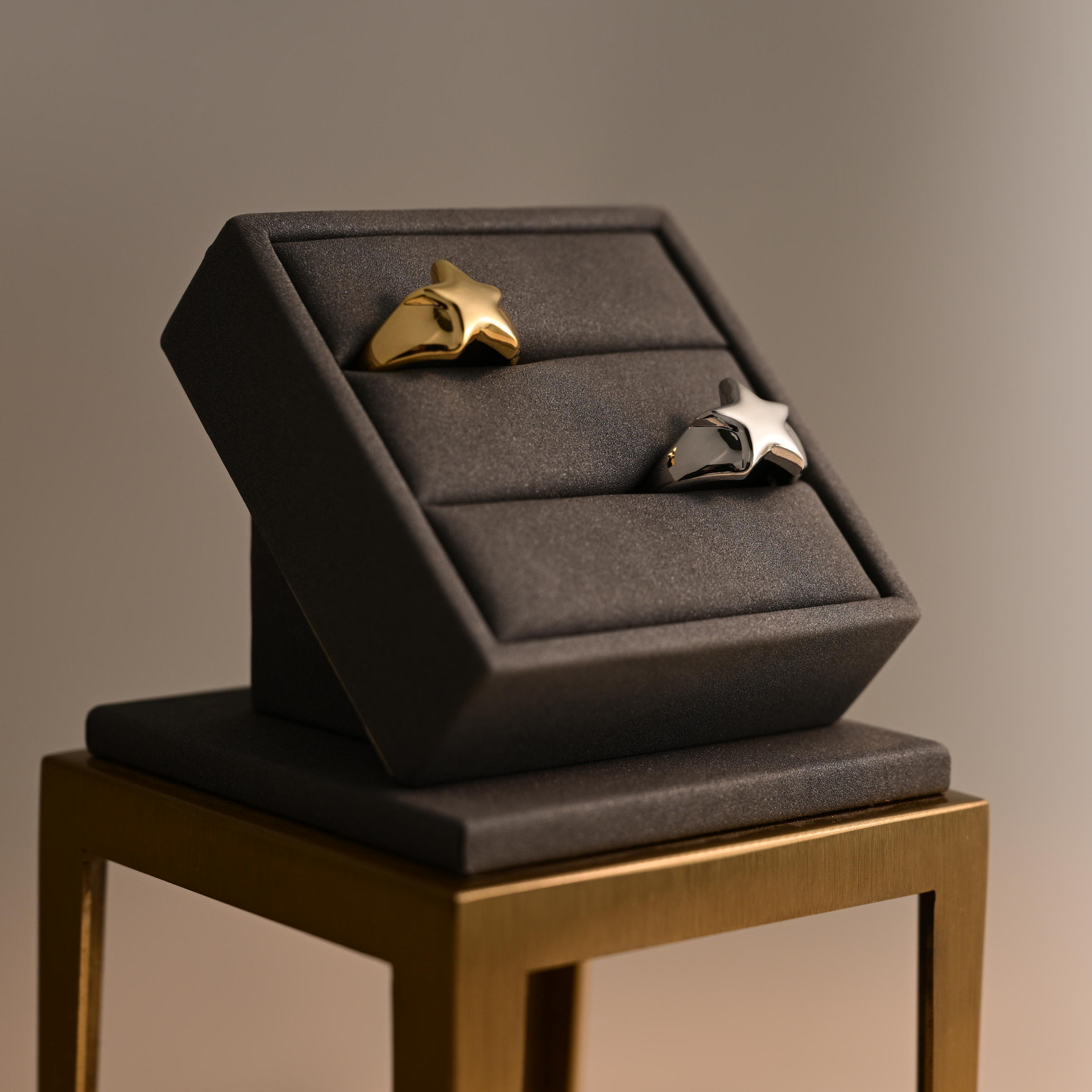 Exaggerated Personalized XINGX Light Luxury Minority Fashion All-match Temperament Ring