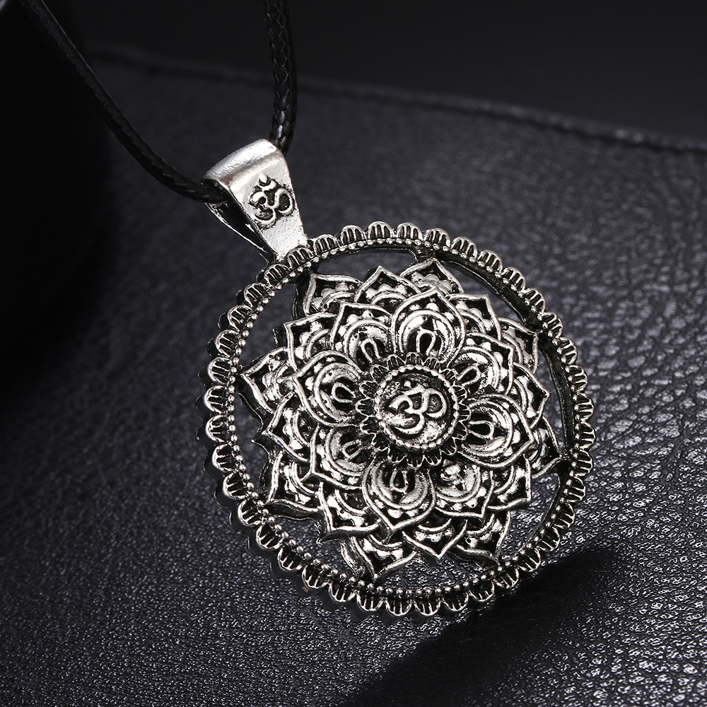 Ancient Indian Mythology Mandala Flower-shaped Zen Yoga Necklace