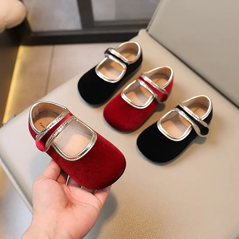 Elegant Sweet Leather Shallow Mouth Classic Style