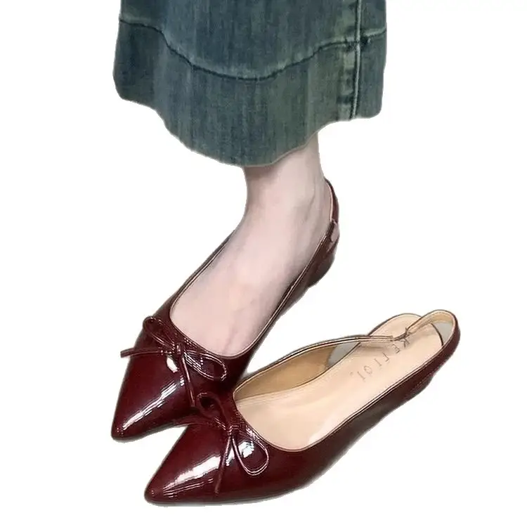 Fashionable And Versatile Pointed-toe Pumps With A Bow At The Back