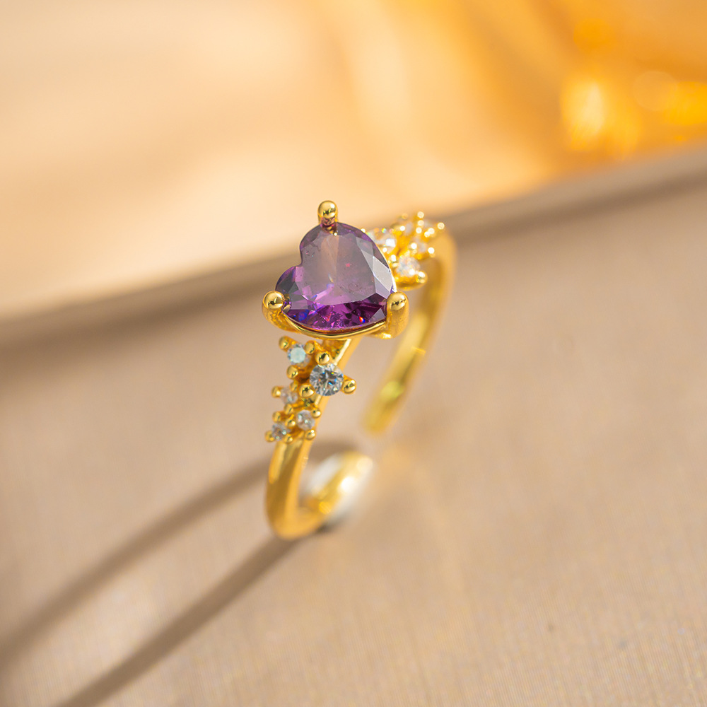 Fashionable Heart-Shaped Zircon Ring