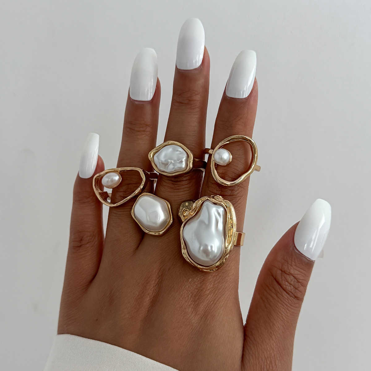 Liquid Metal Smooth-surface Ring Set With An Opening