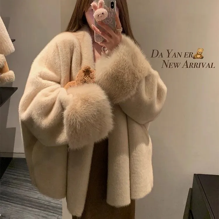 Elegant Loose-fit Fashion Coat For Women - Beige