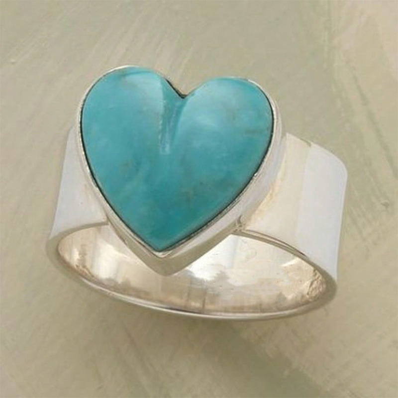 Womens Retro Heart-Shaped Geometric Ring
