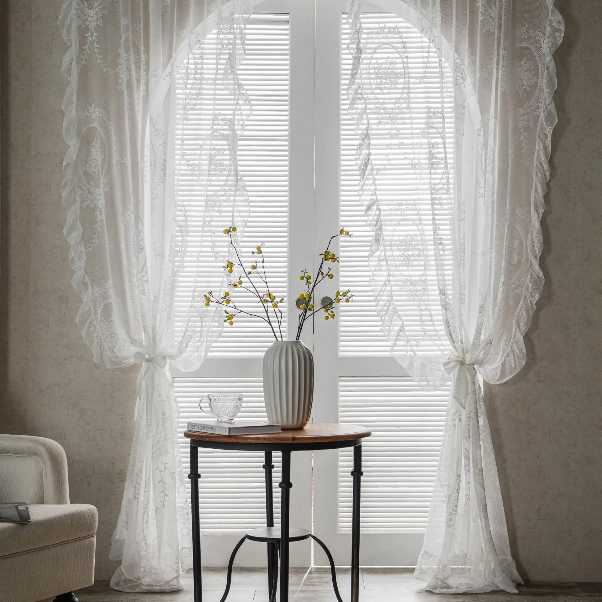 Lace-trimmed Balcony Bay Window