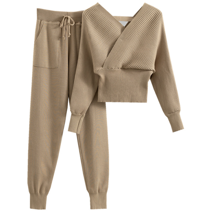 Women's Knitted V-neck Off-shoulder Short Chic Suit