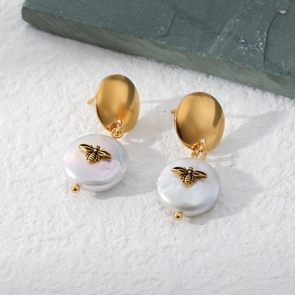 European And American Copper Ear Ring Natural Pearl Bee Earrings