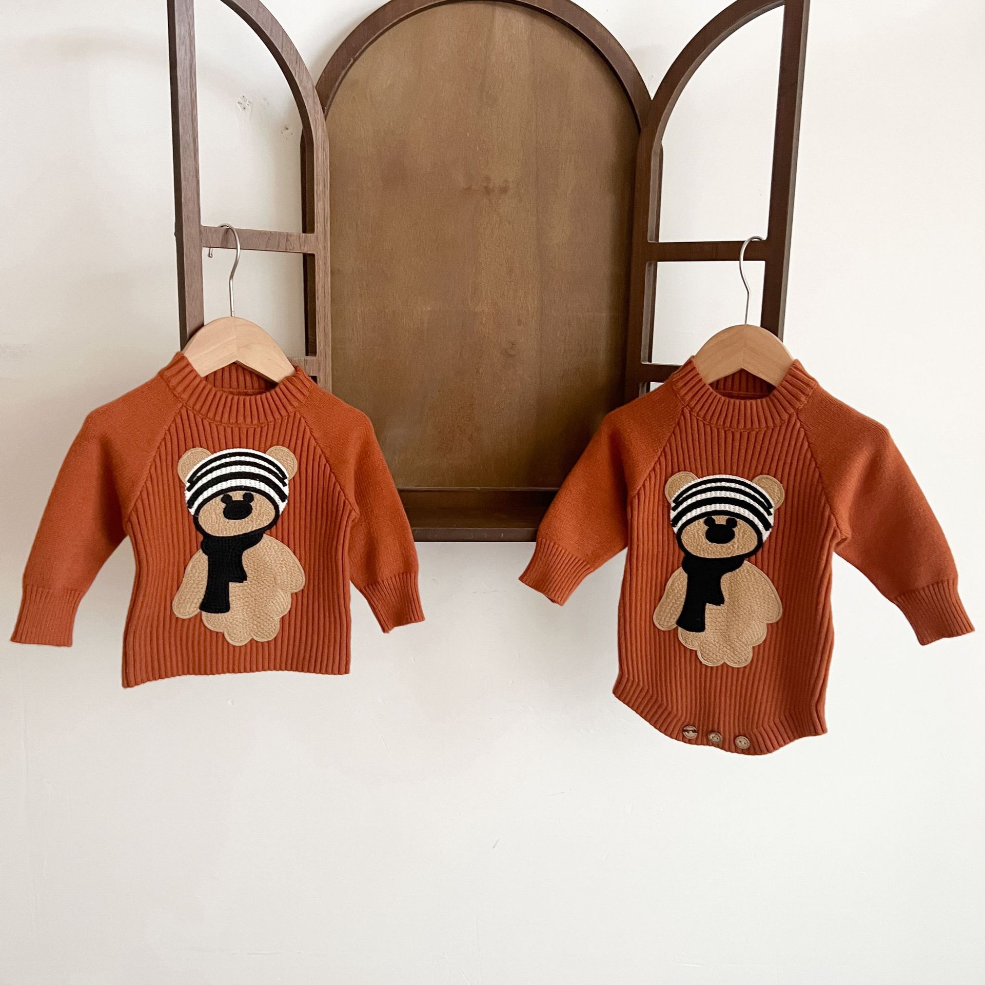 Spring And Autumn Men's And Women's Knitted Romper Long Sleeve Sweater Top Bear Western Style