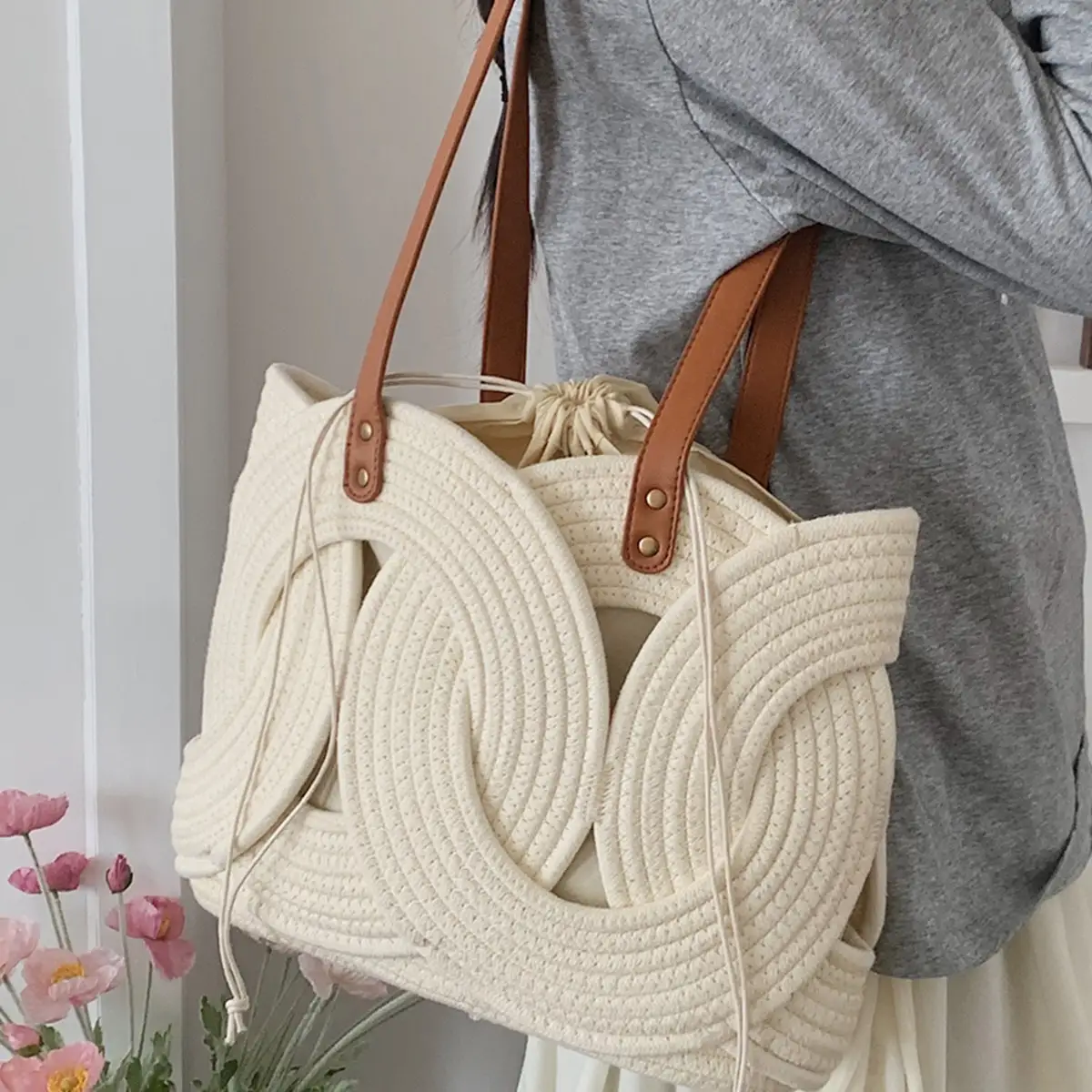 Woven Single-Shoulder Large-Capacity Tote Bucket Bag