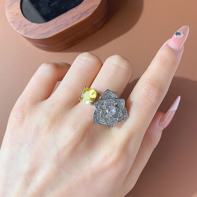 Golden Zircon Flower Full Diamond Elegant Open Ring For Women