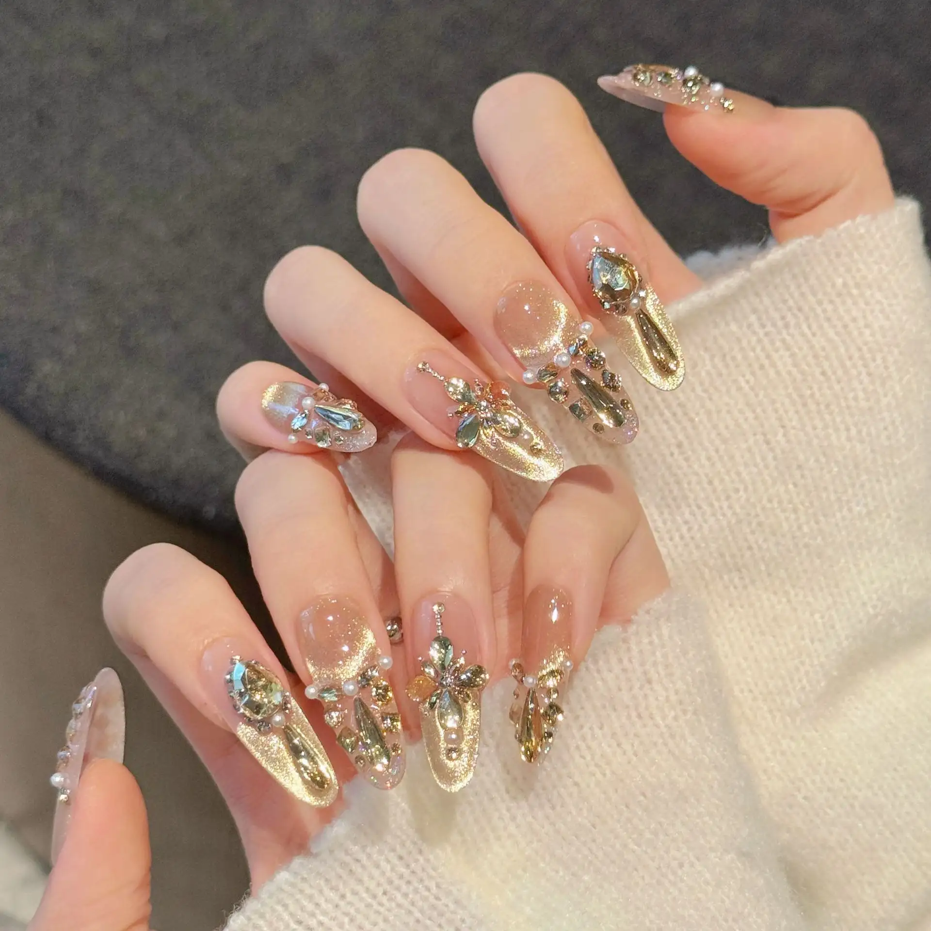 Champagne-colored Zircon Diamond French-style Elegant Cat-eye High-end