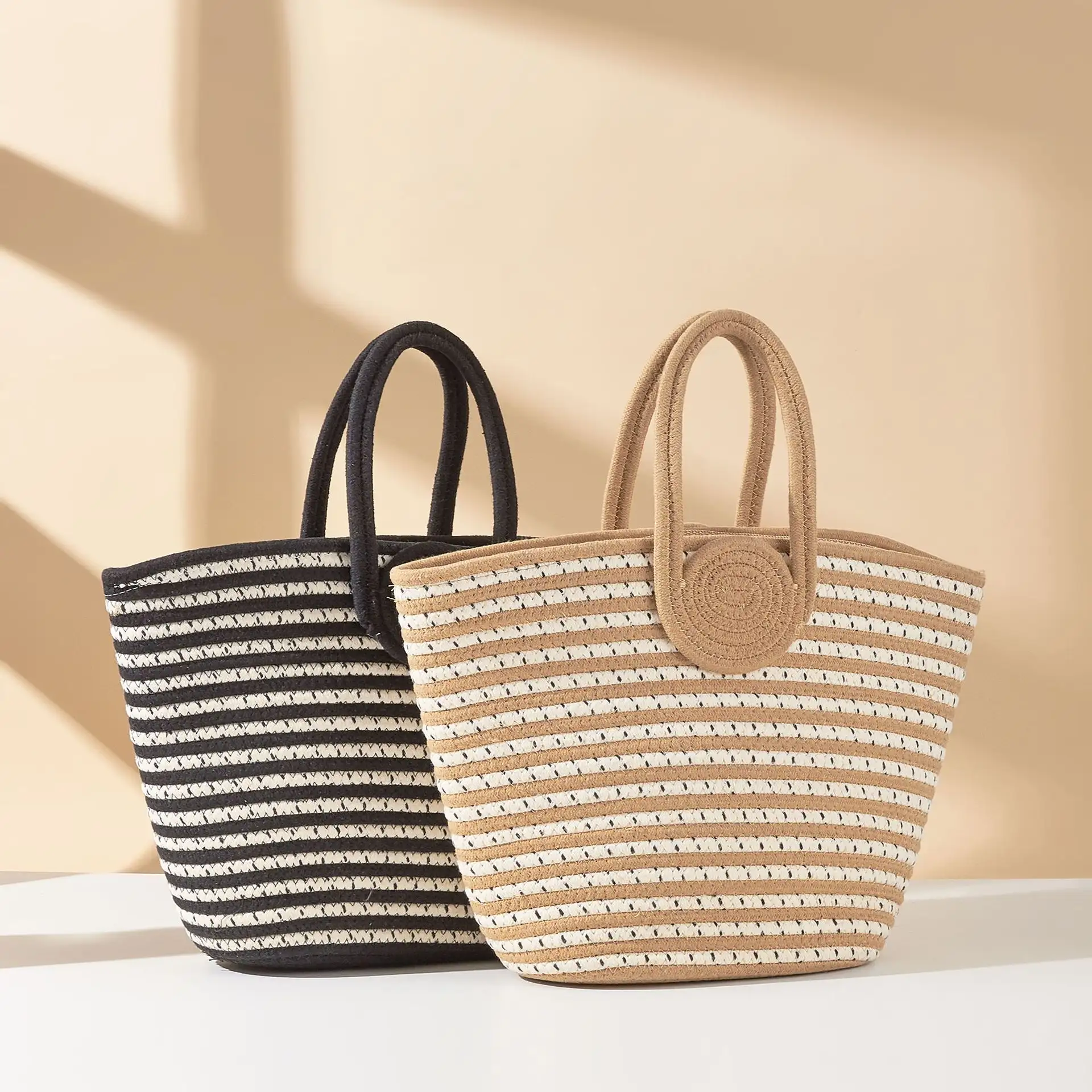 Curved-needle Womens Large-capacity Straw Bag