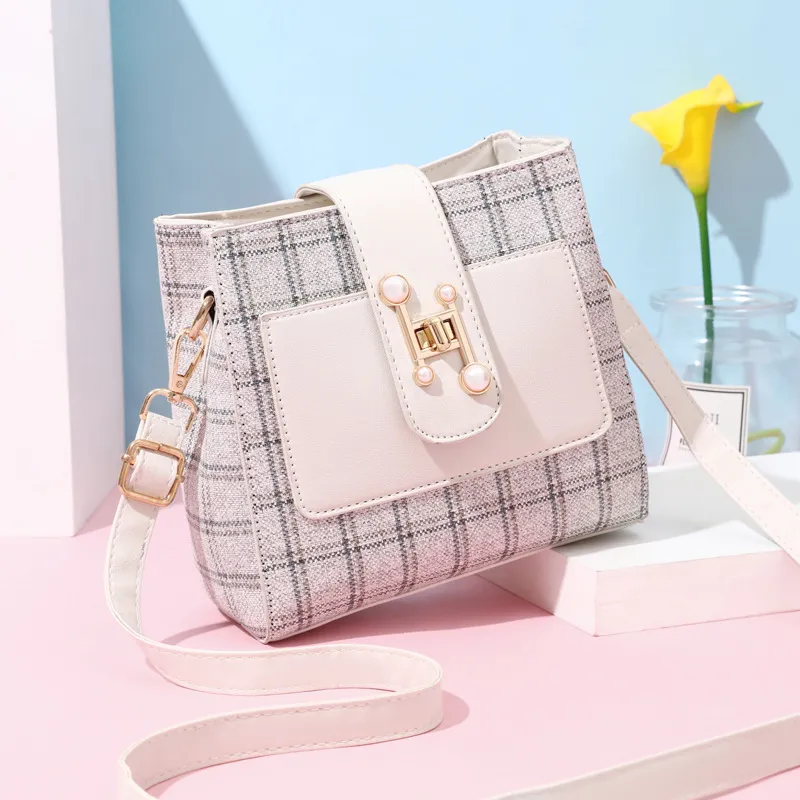 One-shoulder Crossbody Fashion Leisure Bucket Bag - Beige