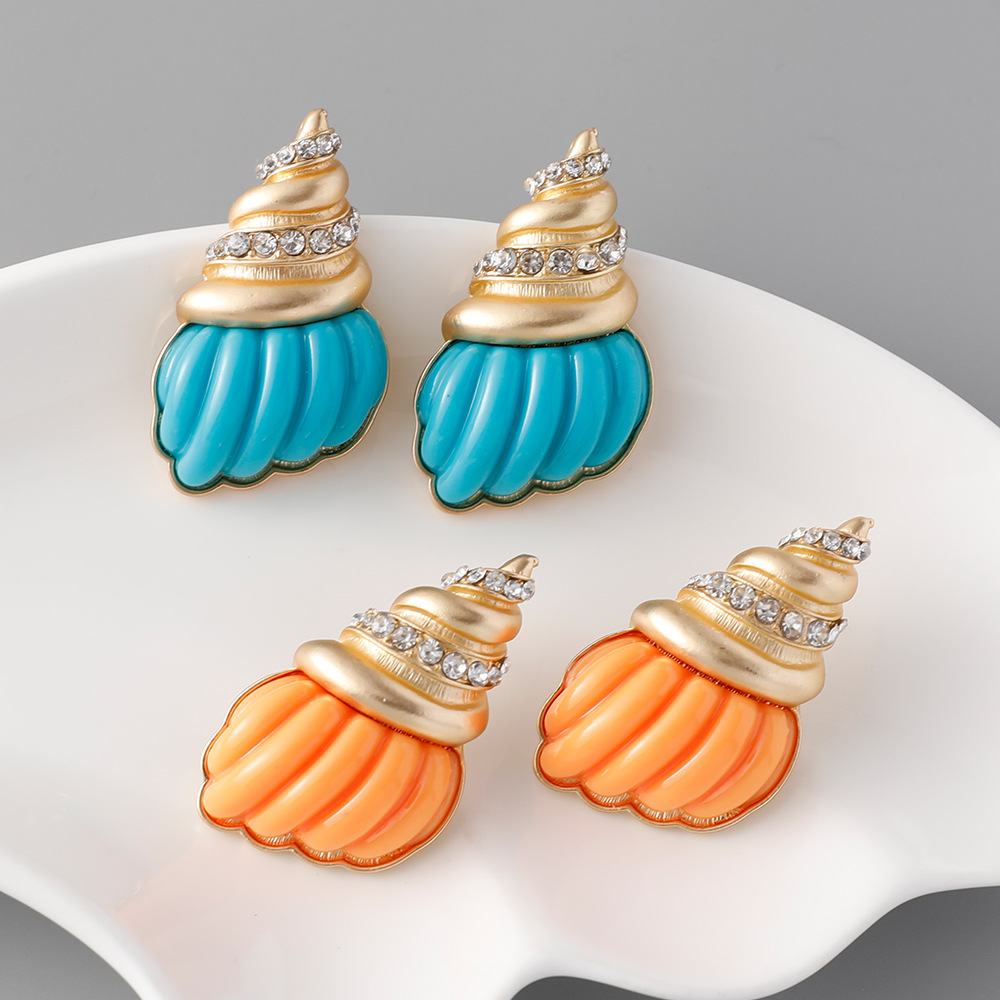 Resin Conch Earrings With Exaggerated Personality