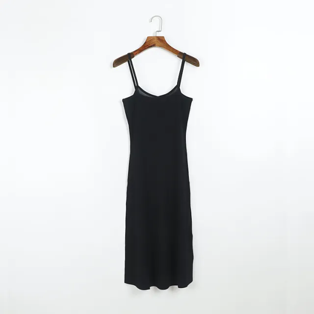 Row Pearl Button Diamond Pattern Large Hem Pleated Skirt Suspender Skirt Qs Black - Shop at LoveMi