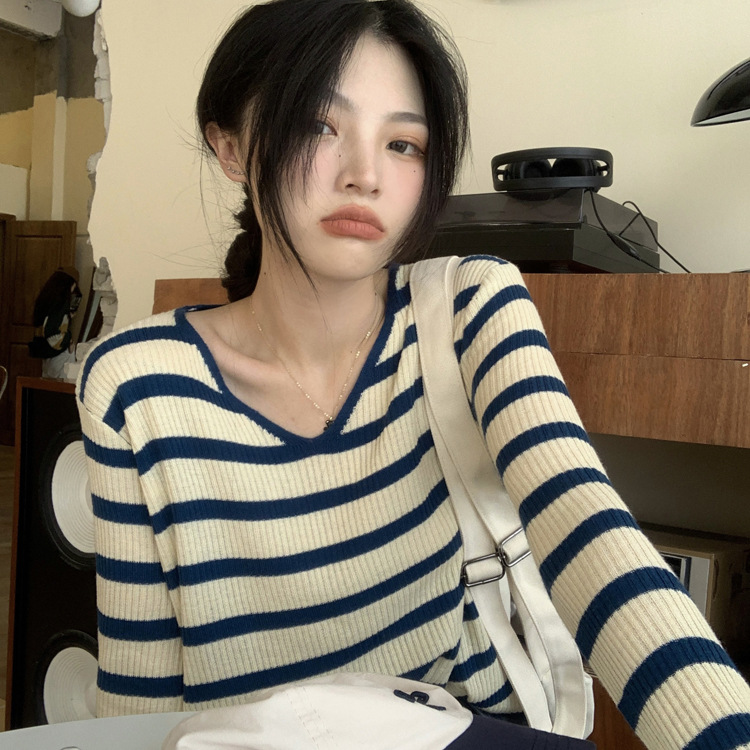 Women's Long-sleeved T-shirt Sunken Stripe Threaded Undershirt Top