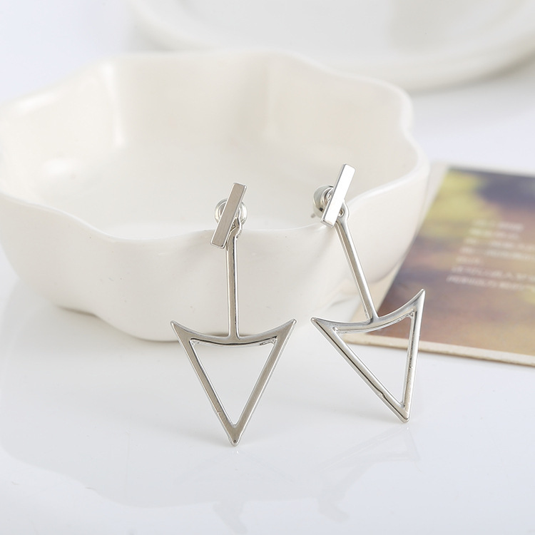 3590563649_1446121657