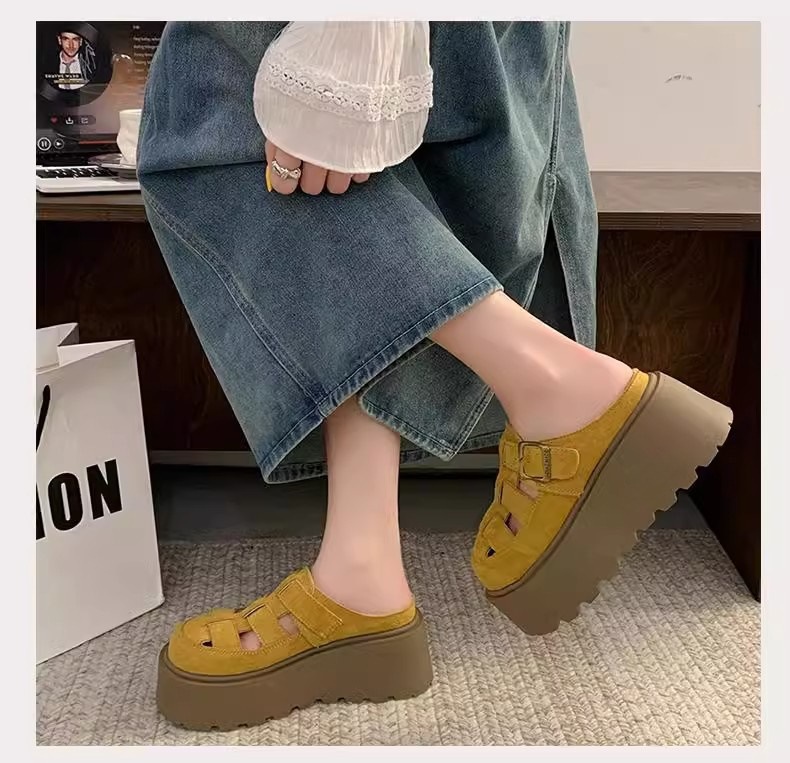 Small Chunky-soled Closed-toe Sandals Slippers 29 6d629e40 edcf 4e51 9d77 919f214569c6