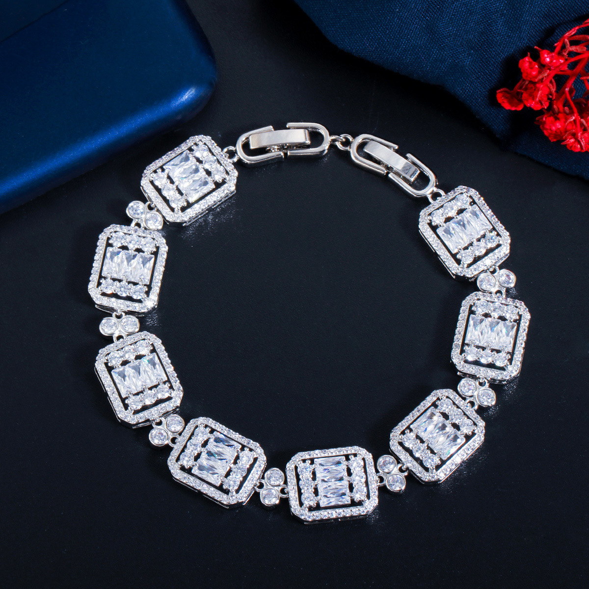 Fashionable Micro-Inlay Zircon Bracelet