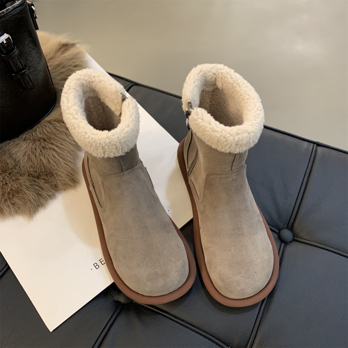 Womens Fashionable Retro Flat-Footed Furry Ankle Boots