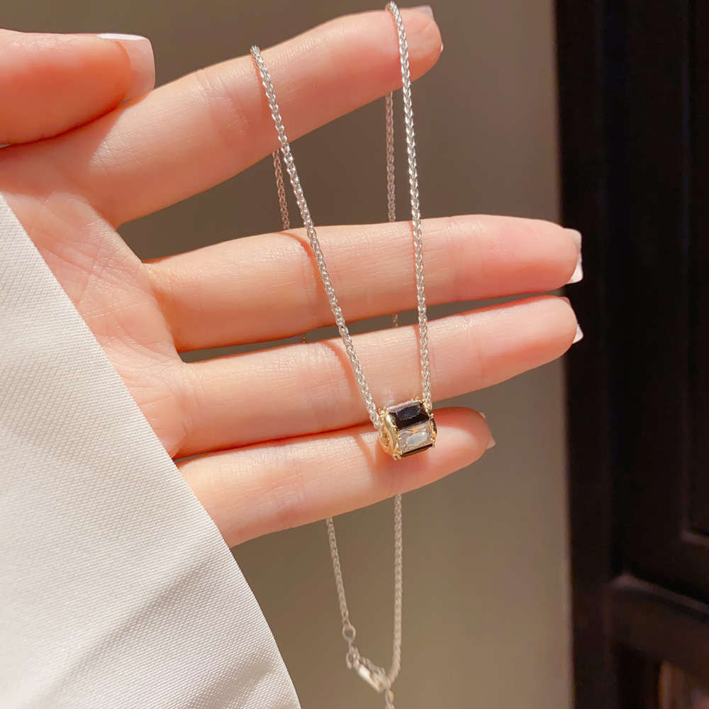 French-style Vintage Chic Minimalist Black Zircon Petite-waist Necklace