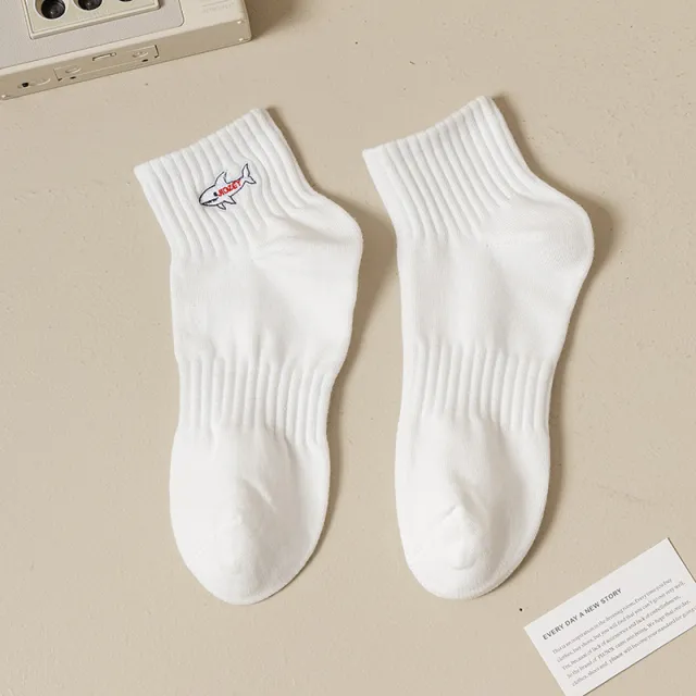 Black And White Embroidered Shark Pure Cotton Sweat Absorbing Athletic Socks Short White Shark - Shop at LoveMi