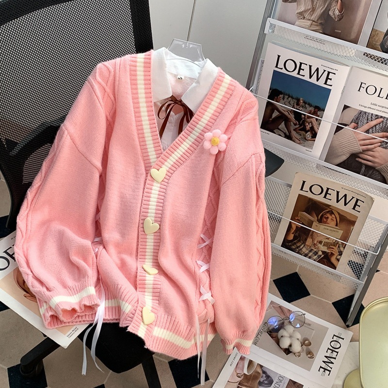 Japanese Sweet Heart Buckle Temperament Youthful-looking Sweater
