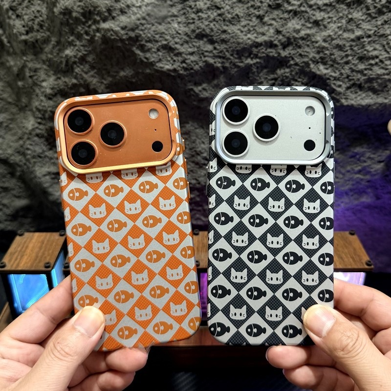 Cat And Fish Kevlar Magnetic Skin-Feel Phone Case