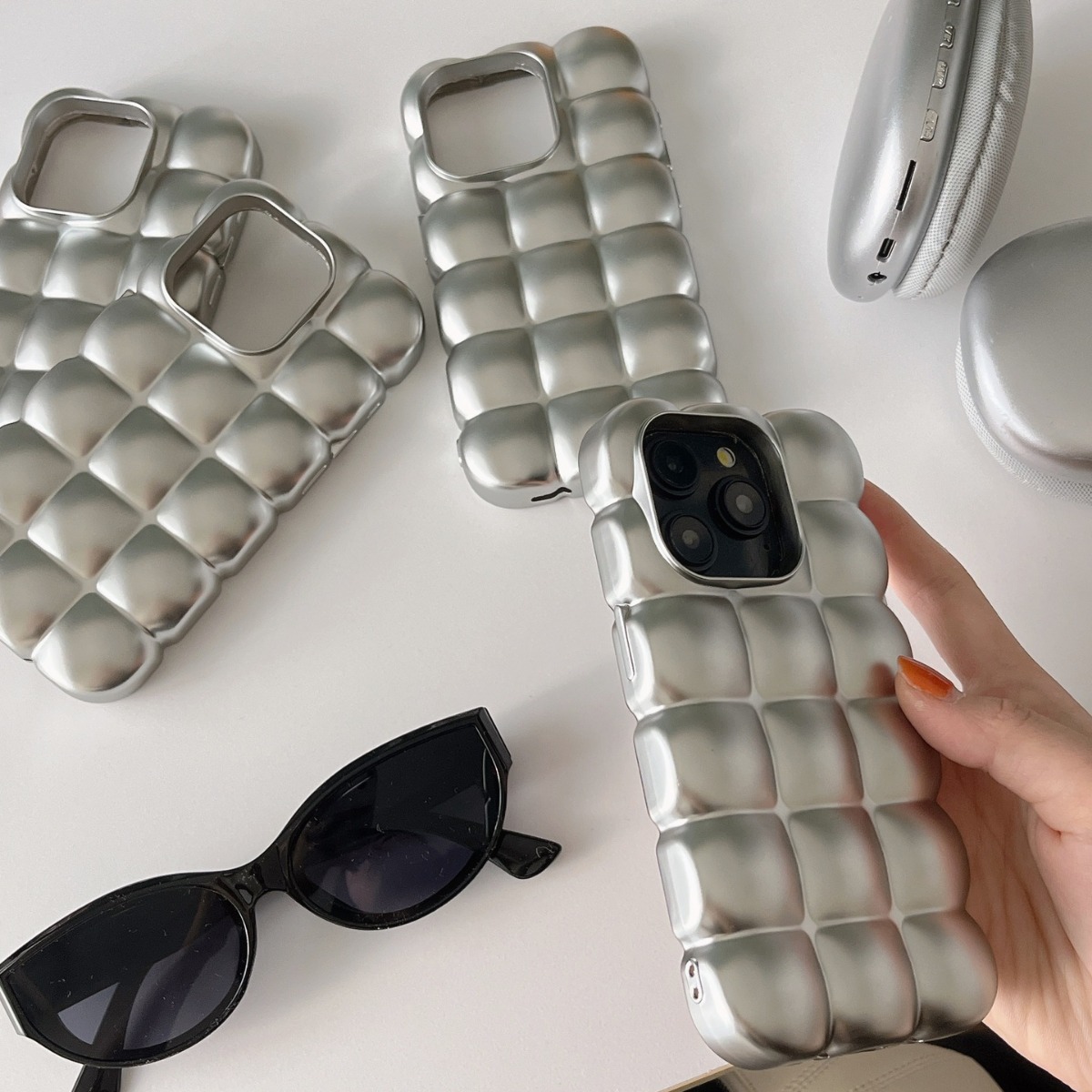 Electroplating Egg Waffle Matte Sliver Phone Case - Image 2