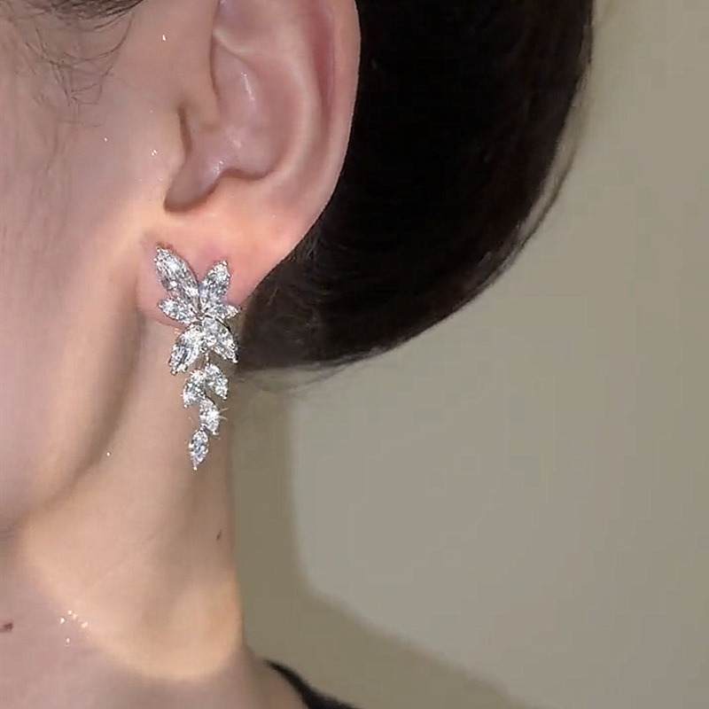 Women's Affordable Luxury Style Zircon Leaf Earrings
