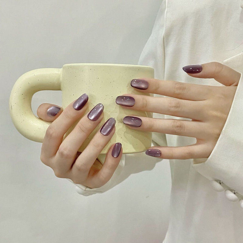Gentle Detachable Faux Nails In A Purple Cat-eye Design