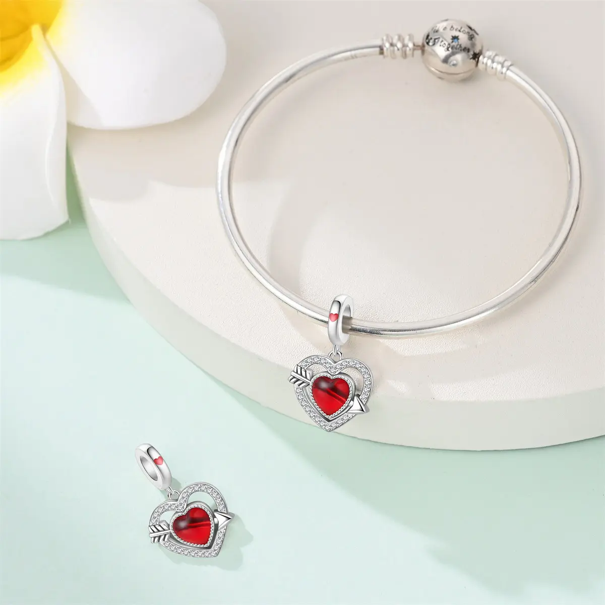 DIY Bracelet With Heart-Shaped Rose Beads