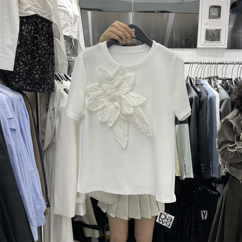 Three-dimensional Flower Air Layer Short-sleeved T-shirt For Women - White