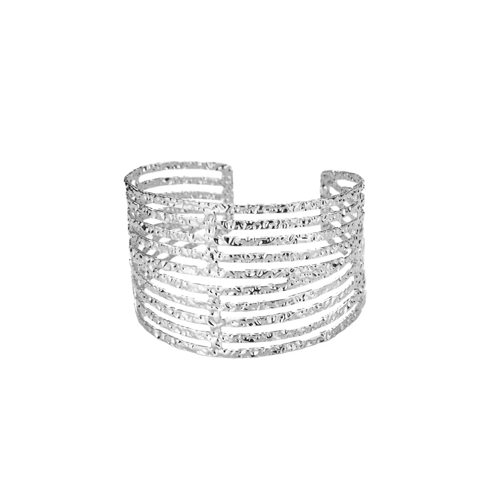 Minimalist C shaped open bracelet for evening styling