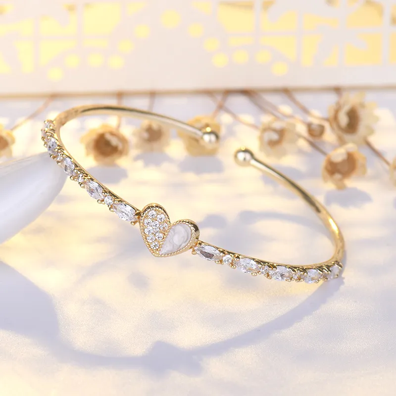 Women's Love Bracelet Simple Special-interest Design - Gold