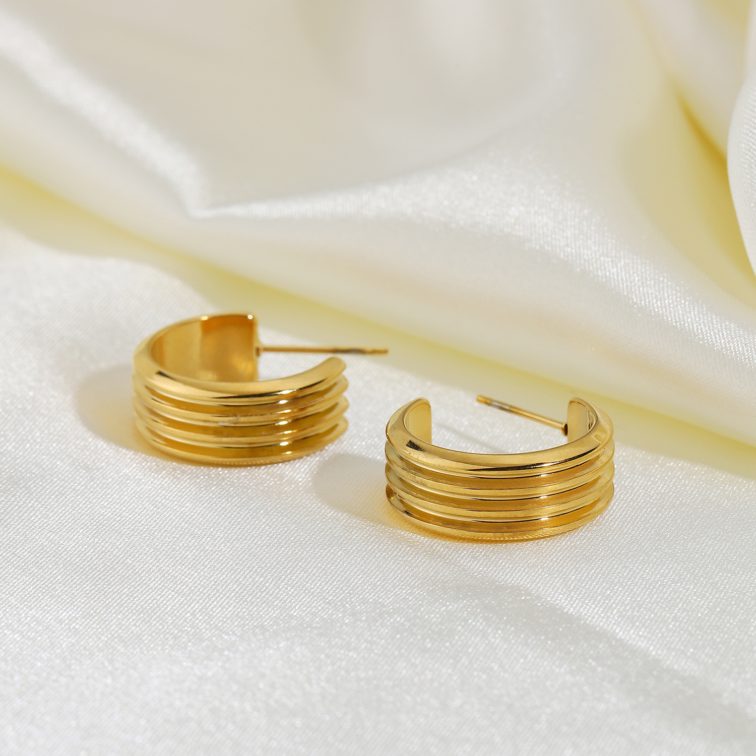 18K Vacuum Gold Plated L Stainless Steel Three-layer C Shape Tire Earrings
