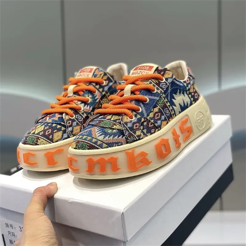 Breathable Low Top Printed Board Shoes Men's Versatile Cloth Shoes