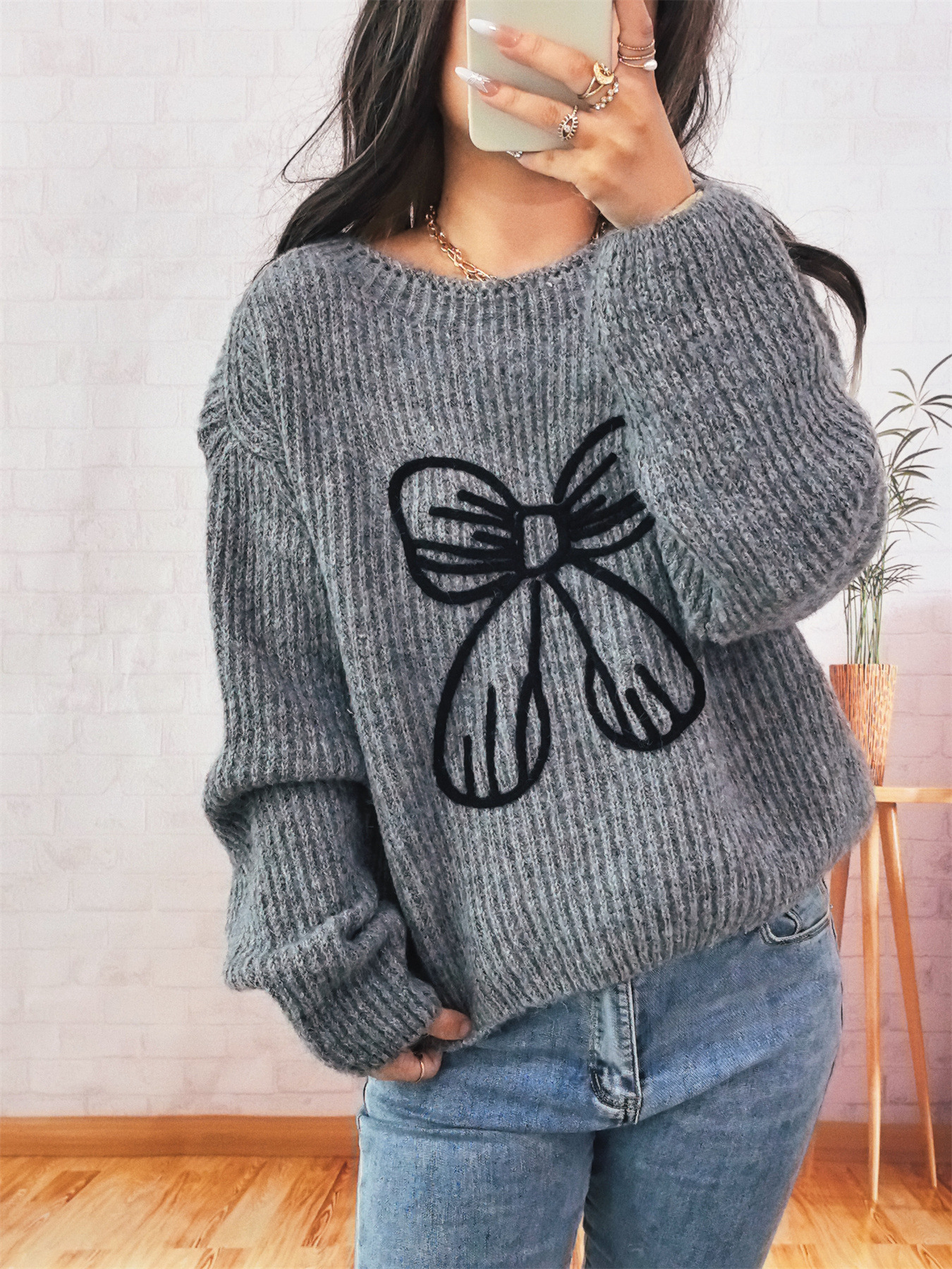Simple Casual Bow Embroidery Decoration Knitted Long Sleeve Sweater